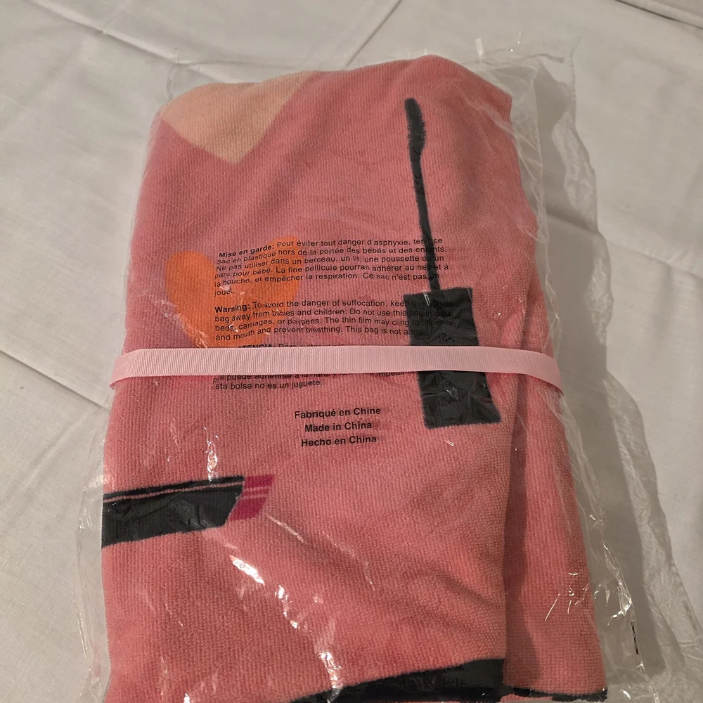 Mary Kay Pink Hearts Special Edition Plush Beach Bath Towel 30